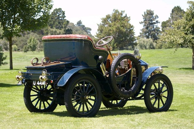 #portret Rolls-royce 10 hp (1904–1906)Večina dražiteljev hitro obupala