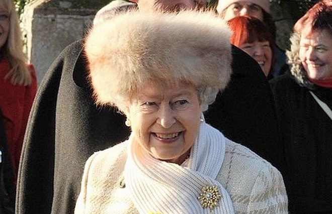 Britanska kraljica Elizabeta II leta 2010.