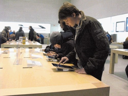 Prodaja iPadov v Applovi "Katedrali", New York