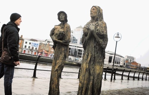 Spomenik trpljenju, ki so ga Irci prenašali med Veliko lakoto od leta 1845 do 1852. V tem času so izginile celotne vasi,...