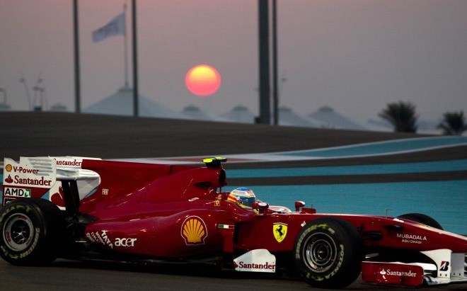Za primerjavo: lanski dirkalnik Ferrarija na zadnji dirki v Abu Dabiju.