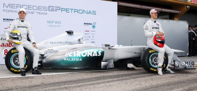 Za moštvo Mercedesa bosta tudi v prihodnji sezoni vozila Michael Schumacher in Nico Rosberg.