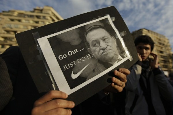 Mubarak ni odstopil, Obama sklical sestanek strokovnjakov za nacionalno varnost