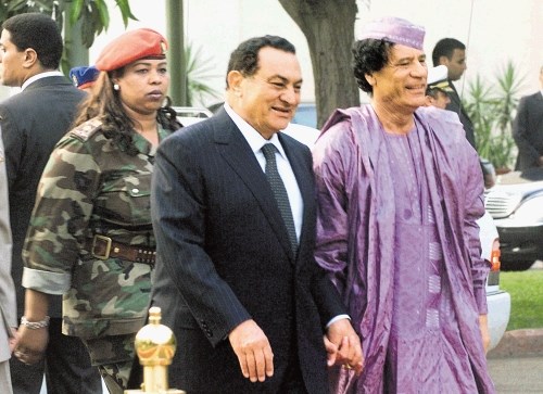 Ko sta Hosni Mubarak in Moamer Al Gadafi prevzela oblast, večina današnjih državljanov Egipta in Libije ni bila rojena.