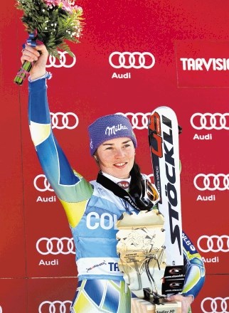 Tina Maze (na fotografiji) je imela v Trbižu peto izhodišče po smuku, po slalomu pa je napredovala na najvišjo stopničko....