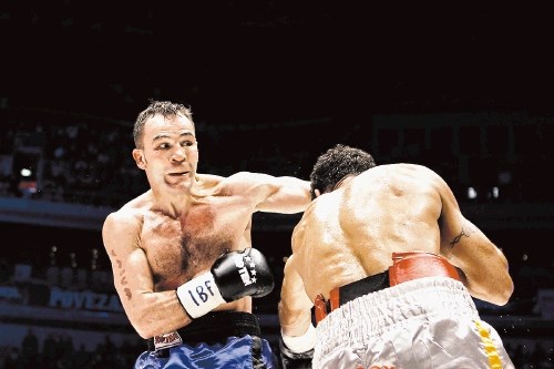Z dvobojem proti Paulu Delgadu si je slovenski boksarski  junak Dejan Zavec na stežaj odprl vrata v domovini boksa. Po  naših...