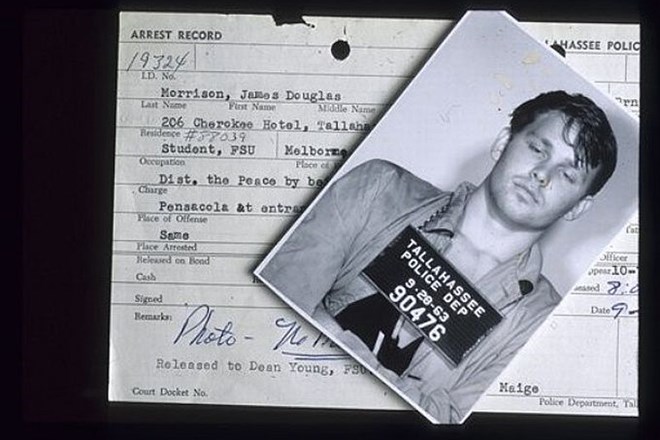 28. septembra 1963 so Morrisona na Floridi aretirali zaradi neprimernega razkazovanja.