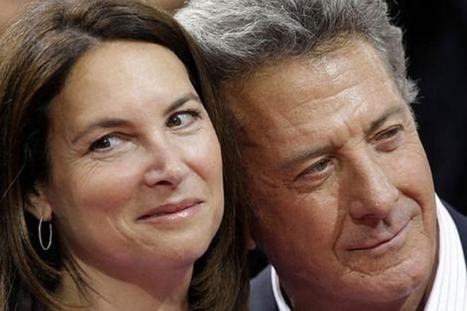 73-letni Dustin Hoffman je s soprogo Liso Gottsegen poročen že neverjetnih 29 let, zaobljube sta si izmenjala 12. oktobra...