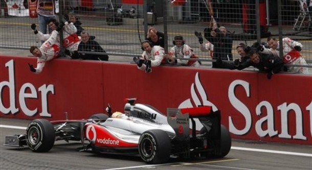 Hamiltonu razburljiva dirka na Nürburgringu, Vettel na domačih tleh le četrti