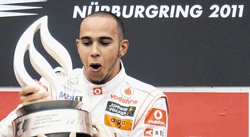 Lewis Hamilton je presenetil tekmece in tudi samega sebe, saj je presenetljivo zmagal na dirki za VN Nemčije.