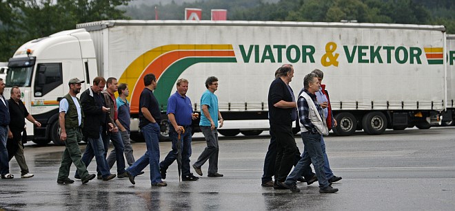 Foto: Banke upnice zavrnile dogovor, Viator & Vektor bo začel z insolventnimi postopki
