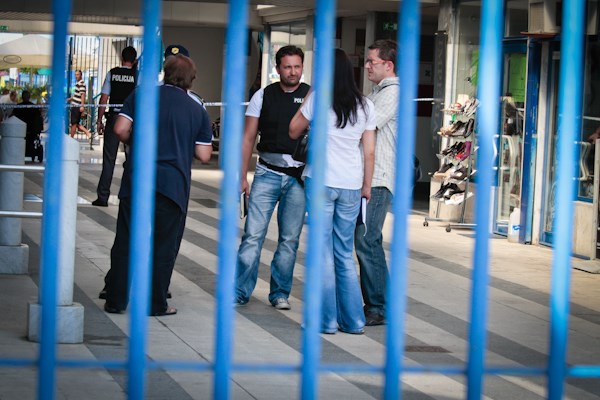Policisti so oborožena roparja banke v Luciji ujeli na območju Šmarij