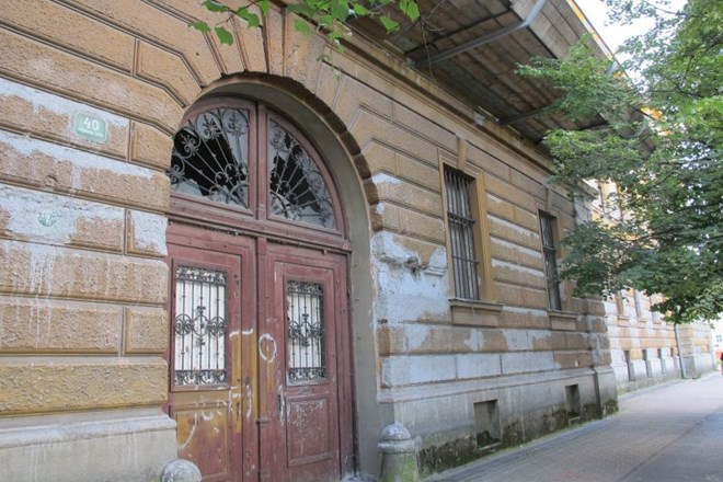 Obnova Roške kasarne bi rešila prostorsko stisko arhiva