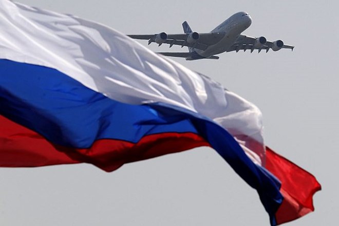 Foto: Akrobacije ruskih lovcev in airbusa A380 na letalskem mitingu