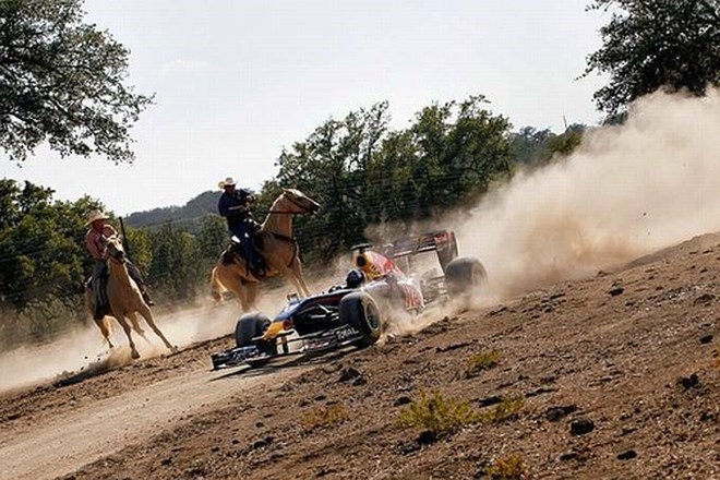 Foto: Coulthard z drikalnikom formule ena obiskal ranč v Teksasu