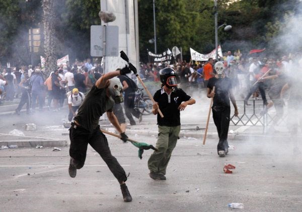 Foto:  Hudi protesti po novih nepričakovanih varčevalnih ukrepih v Grčiji