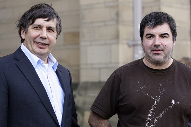 Lanskoletna nobelova nagrajenca za fiziko Andre Geim (levo) in dr. Konstantin Novoselov
