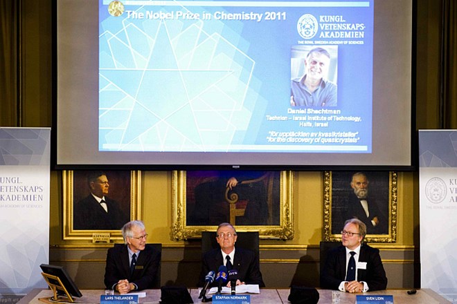 Razglasitev Nobelovega nagrajenca za kemijo.