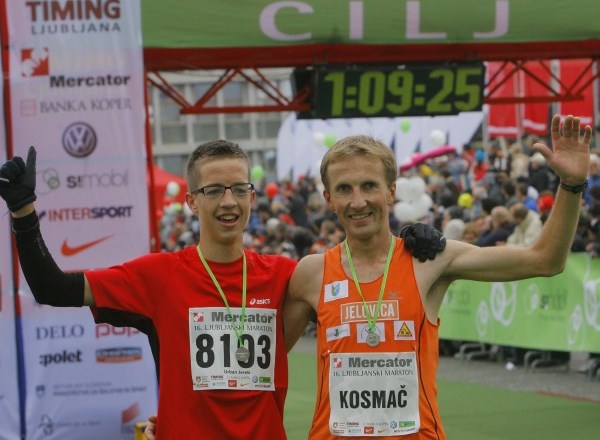 Drugouvrščeeni na teku na 21. kilometrov Urban Jereb in zmagovalec Anton Kosmač.