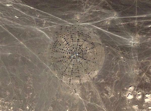 Google Maps razkril ogromne strukture v kitajski puščavi: Kaj so in kdo jih je naredil?
