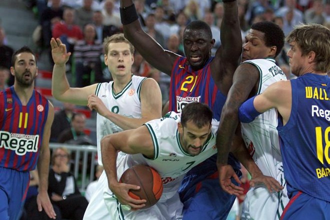 Košarkarje Uniona Olimpije nocoj čaka hud boj z igralci Barcelone.