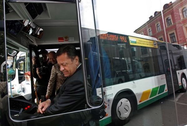 Ljubljanski župan Zoran Janković za volanom avtobusa LPP.