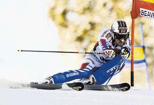 Francoz Jean-Baptiste Grange (na fotografiji) je po mnenju strokovnjakov prvi favorit današnjega prvega slaloma v novi...