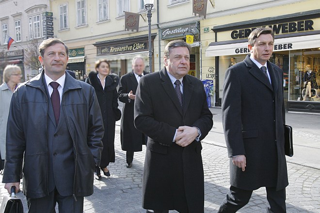 Predsednik Pozitivne Slovenije Zoran Janković je po posvetu s predsednikoma SD in DeSUS, Borutom Pahorjem in Karlom Erjavcem,...