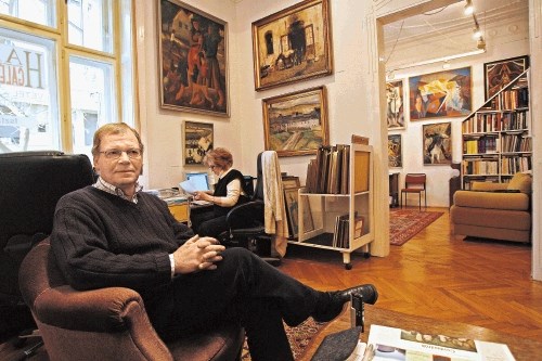 János Haas v svoji galeriji pravi, da Budimpešte ne bi smeli soditi prestrogo.