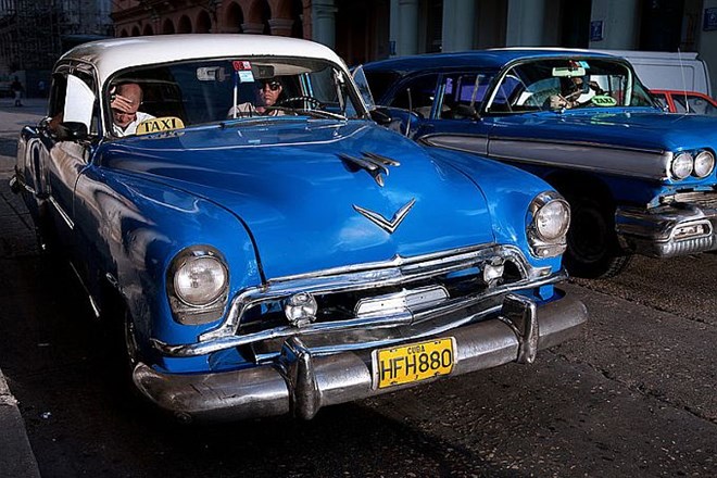 Glede na to, da je imela Kuba vrsto desetletij prepoved uvoza tujih avtomobilov, imate še vedno, ko potujete po tem otoku,...