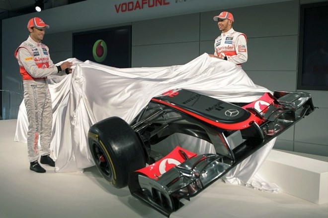 Jenson Button in Lewis Hamilton sta predstavila nov dirkalnik.