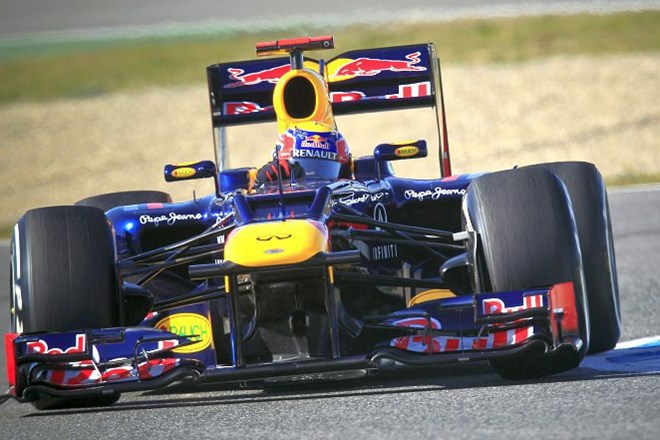Mark Webber za volanom novega RB8.