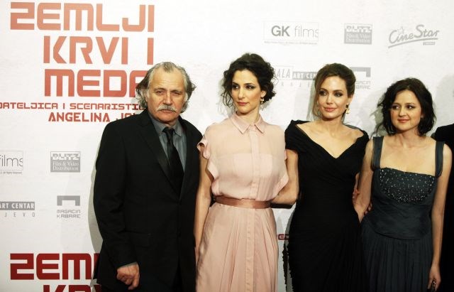 Angelina Jolie: Filmska ekipa me je naučila, kaj pomeni biti Jugoslovan