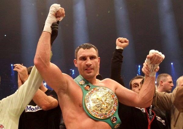 Ukrajinec Vitalij Kličko ostaja svetovni boksarski prvak v težki kategoriji po verziji WBC.