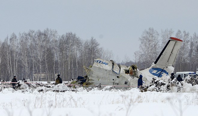 Letalo vrste ATR-72 ruske letalske družbe U Tair je strmoglavilo kmalu po vzletu kakih 40 kilometrov stran od letališča.
