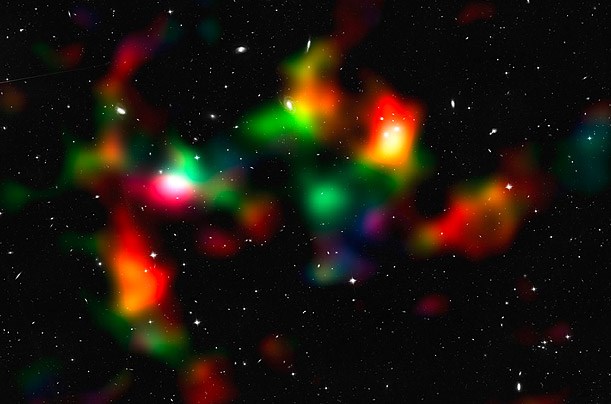 Črna materija in črna energija: Hubble je v 22 letih svojega delovanja posnel najbolj natančne fotografije našega vesolja....