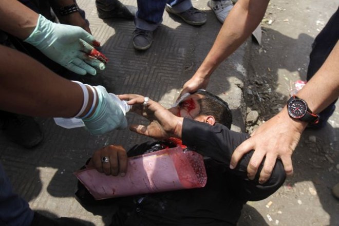 Kairo: Ubitih najmanj 20 protirežimskih protestnikov, na desetine ranjenih