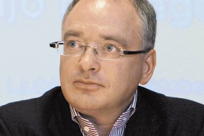 Dr. Dejan Verčič