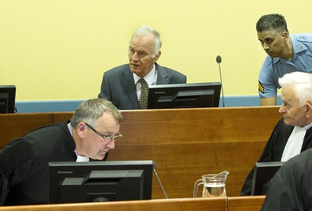 Ratko Mladić je obtožen vojnih zločinov med vojno v BiH