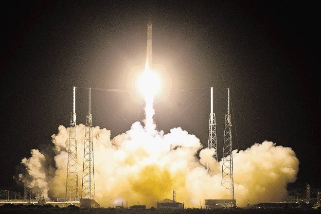 Raketa Falcon 9 s tovorno kapsulo Dragon se je včeraj odlepila od tal v Nasinem oporišču na Floridi in začela novo obdobje v...