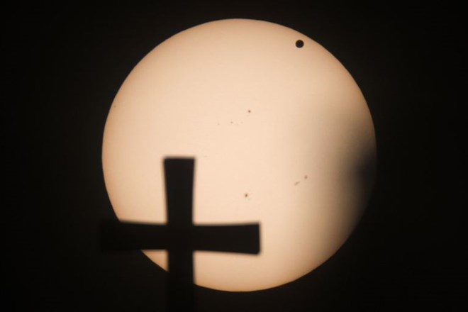 Maribor opazoval Venero, ki je ''zasenčila'' Sonce, s Krima pa so videli le oblake