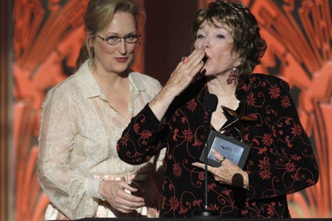 Shirley Maclaine dobila nagrado za "več" življenjskih del