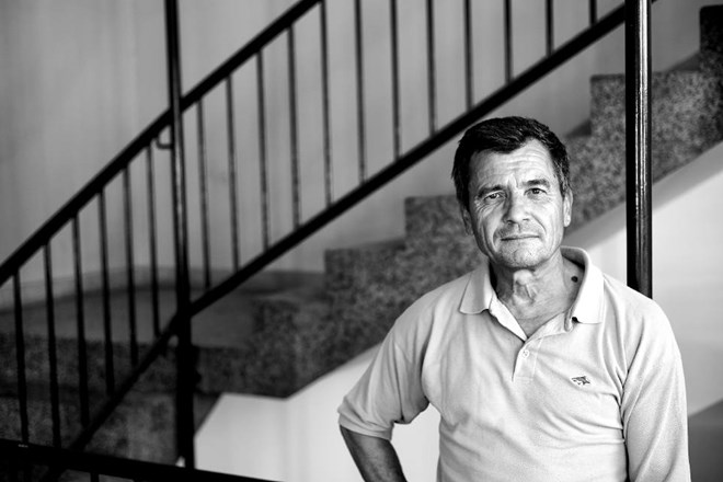 Hamzalija Musić je eden izmed 73 delavcev propadlega Vegrada, ki se upirajo izselitvi iz samskega doma na ulici Vide...