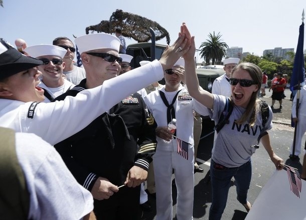 Ameriški vojaki, mornarji in marinci prvič v uniformah izražali svojo homoseksualnost