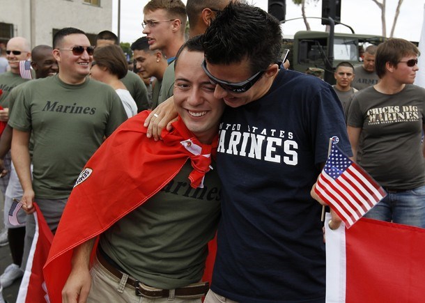 Ameriški vojaki, mornarji in marinci prvič v uniformah izražali svojo homoseksualnost