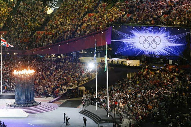 Glasbeni spektakel za konec OI, London predal zastavo Riu de Janeiru