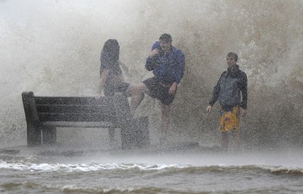 Foto: Orkan Isaac povzroča težave na jugovzhodu Louisiane in bližnjih zveznih državah