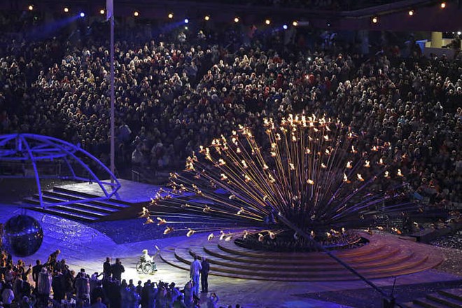 Z igrami začeli tudi paraolimpijci; Slovenci želijo nadaljevati z osvajanjem medalj