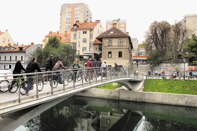 Druščina kolesarjev je v sklopu mednarodnega projekta   preverila prijaznost prestolnice do uporabnikov koles.  Kolesarska...