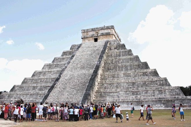 Piramida Kukulkan, majevsko mesto Chichen Izta, Mehika. AP 